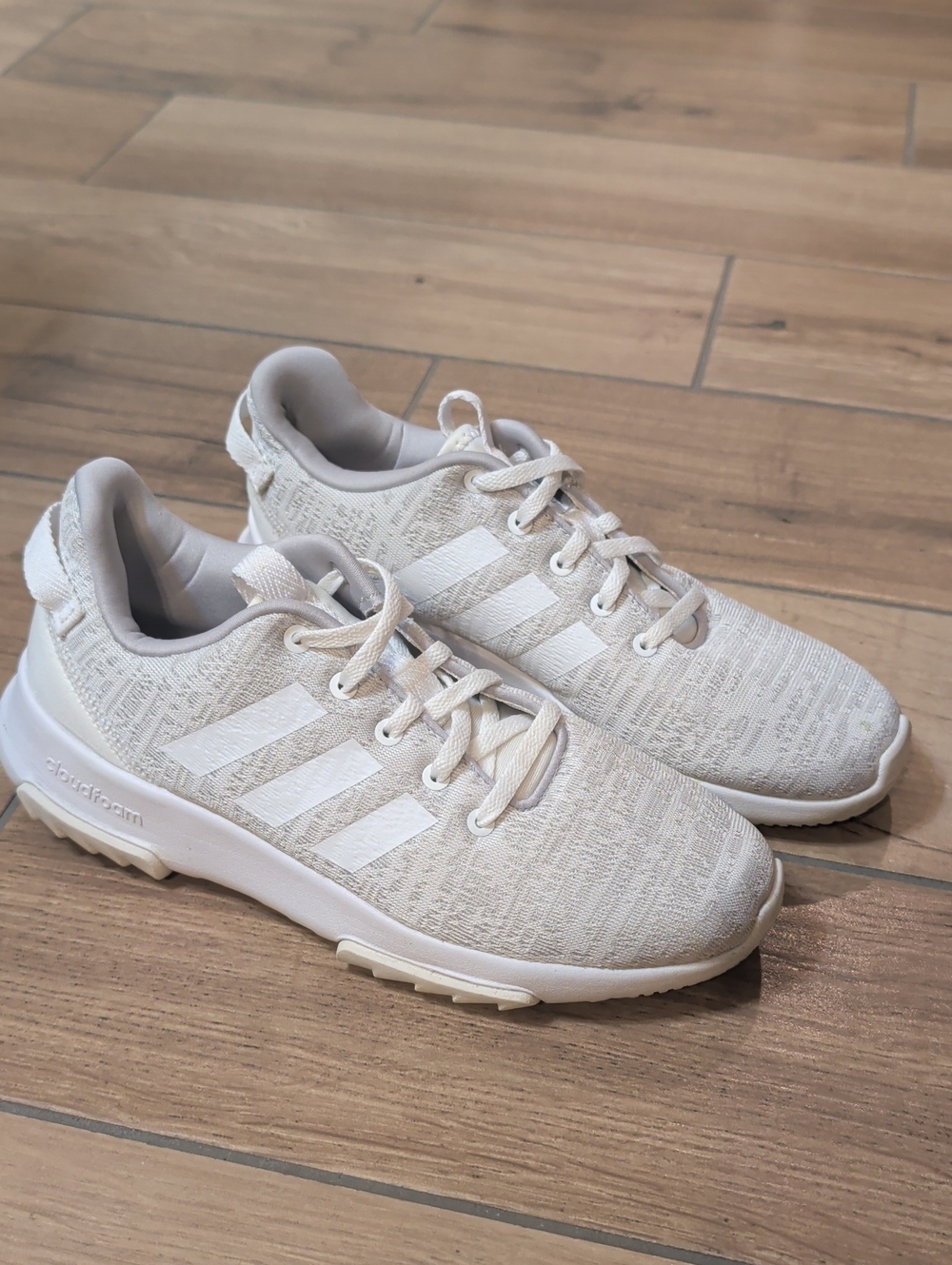 adidas Lightweight Knit Trainers in Grey White Girls 5.5 (Woman's 7)